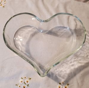 🦚3/$30 Glass Heart Shaped Bowl
